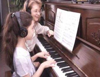 同同飞钢琴谱文件(五线谱、双手简谱、数字谱、Midi、PDF)免费下载