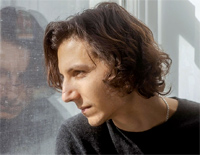 Alone In A Crowded Room-Anson Seabra-人人钢琴网