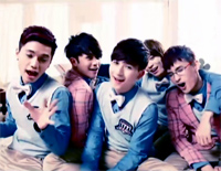 咬耳朵-至上励合-人人钢琴网